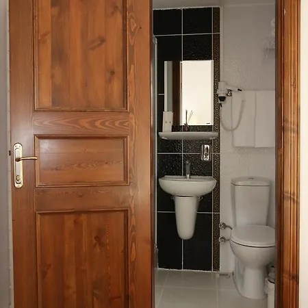 Butik 2* איזמיט