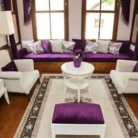 ホテル Butik イズミット