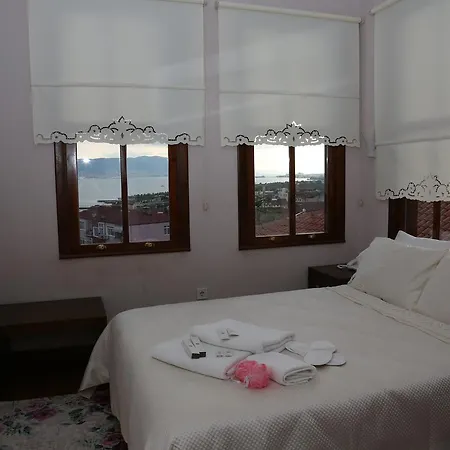 Butik 2* イズミット