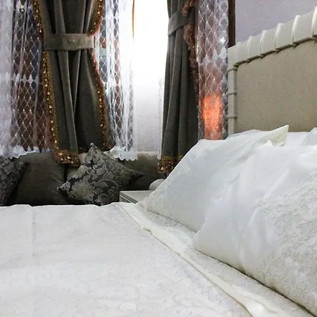 Butik 2* イズミット